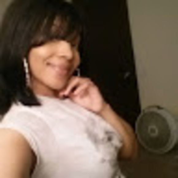 Meet your Posher, Breanna - Picture 1 of 1